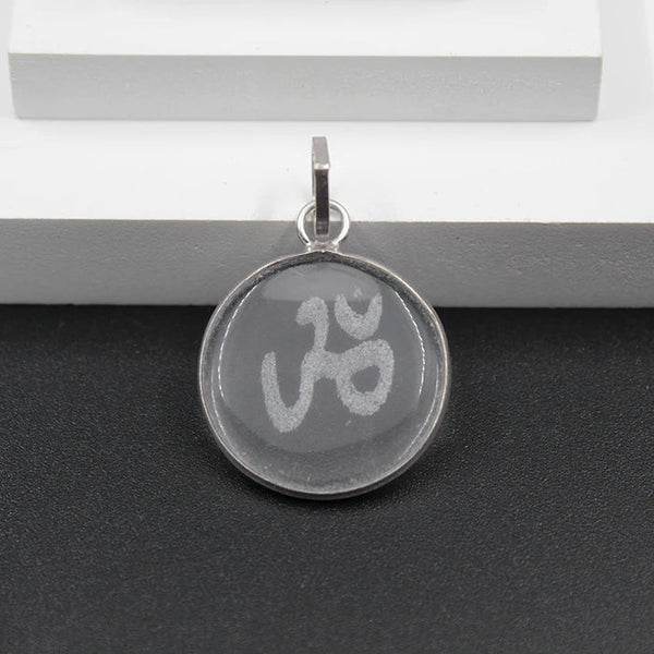 Engraved Om Sphatik Locket For Men And Women,Original Sfatik Silver Plated Coin Shape Pendant For Neck,Small Size White Om Sphatik Yantra Pendant Boys Girls(20g)