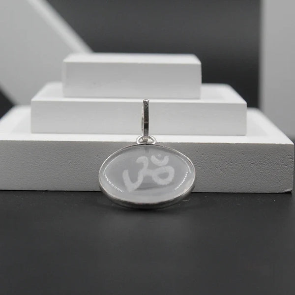 Engraved Om Sphatik Locket For Men And Women,Original Sfatik Silver Plated Coin Shape Pendant For Neck,Small Size White Om Sphatik Yantra Pendant Boys Girls(20g)